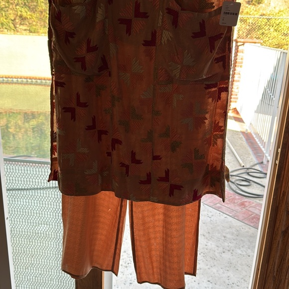 Free People size 6, beautiful tunic with pants, excellent condition very comfy - Picture 2 of 11